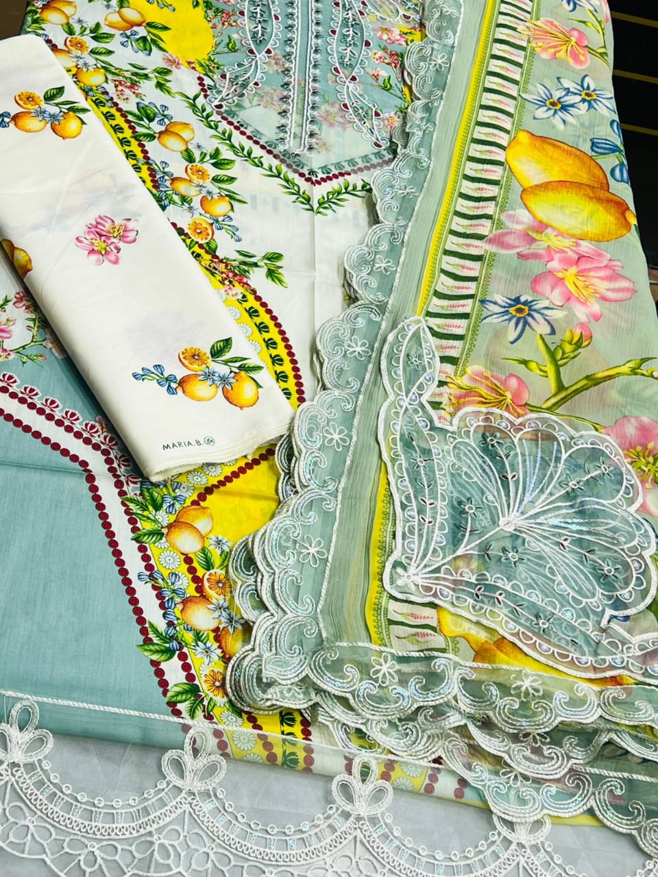 Maria B Lawn 3PC Unstitched Suit with Chiffon Ready-to-Wear Dupatta - D#J6013
