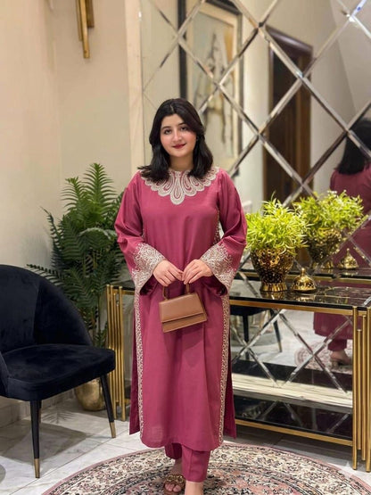 Umzay Premium Luxury Lawn 2PC Embroidered Unstitched Suit - DE-1025 (Maroon/Rose)