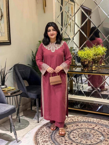Umzay Premium Luxury Lawn 2PC Embroidered Unstitched Suit - DE-1025 (Maroon/Rose)